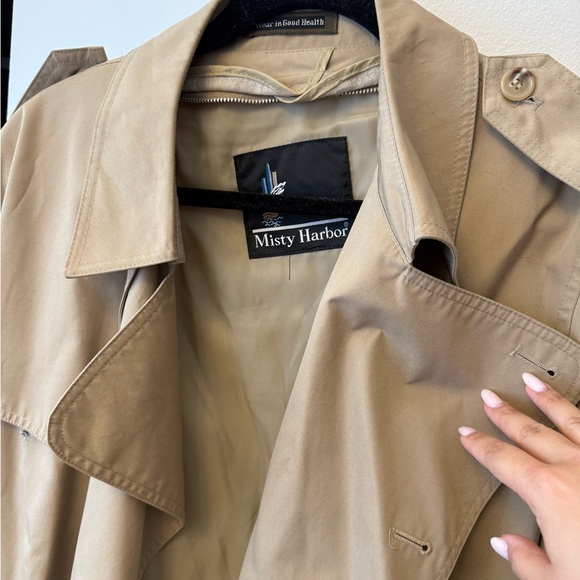 Vintage Tan Trench Coat - Picture 4 of 9